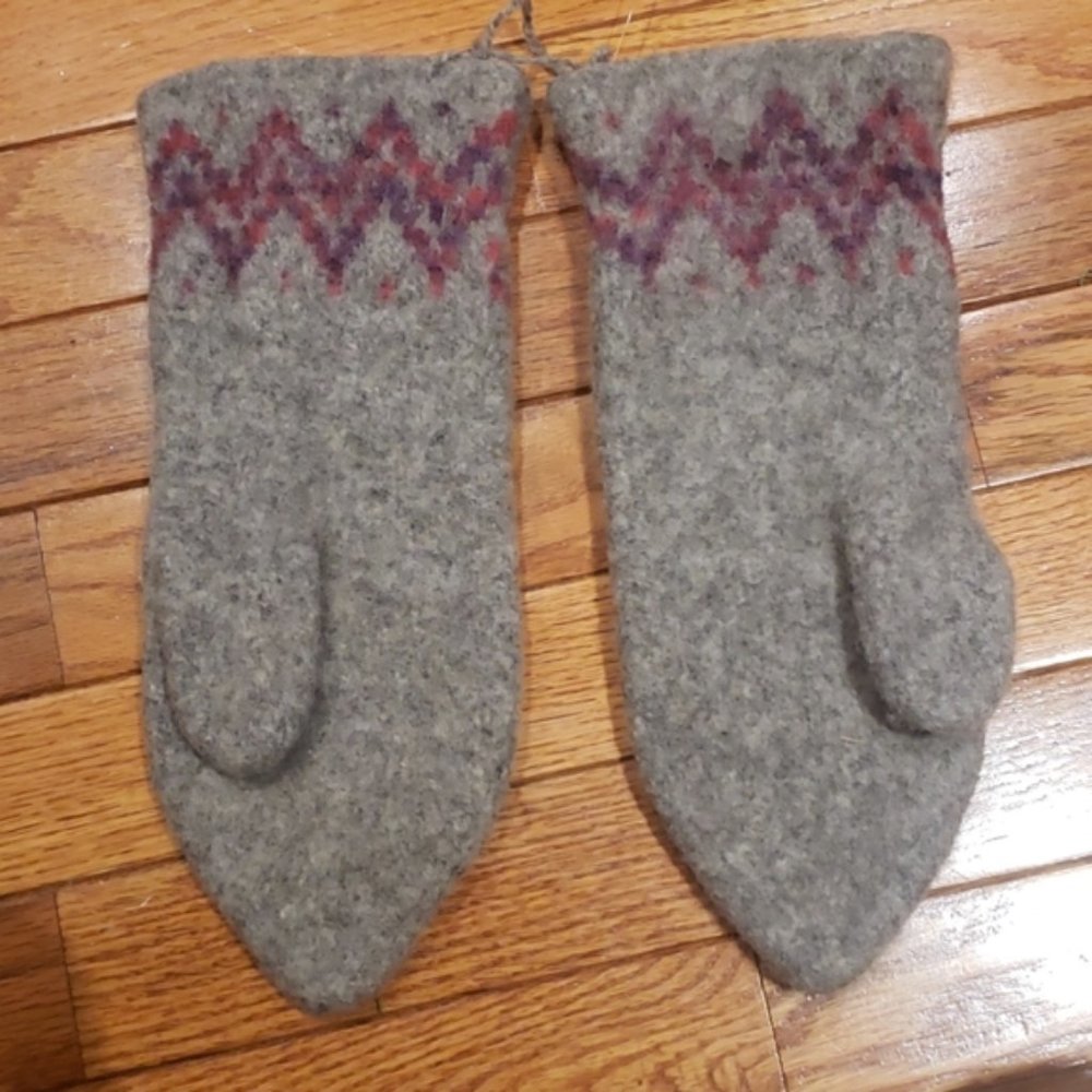 Nordic style Woolen Mittens nwot